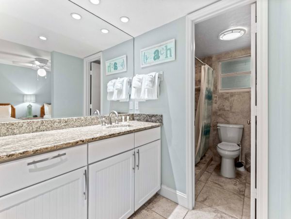 100ft From the Beach Longboat Key Beach/Bay Rental Condo