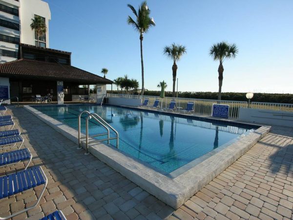 Longboat Key 2 Bedroom Condo on Beach with Gulf Views
