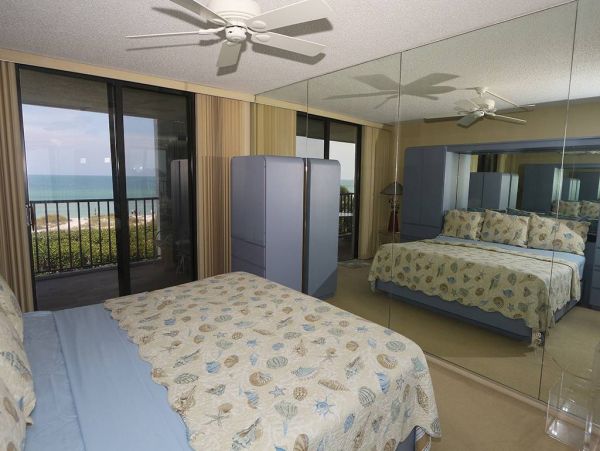 Longboat Key 2 Bedroom Condo on Beach with Gulf Views