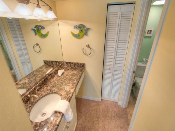 Bradenton Beach Gulf Front Vacation 2 Bedroom Condo Sleeps 4