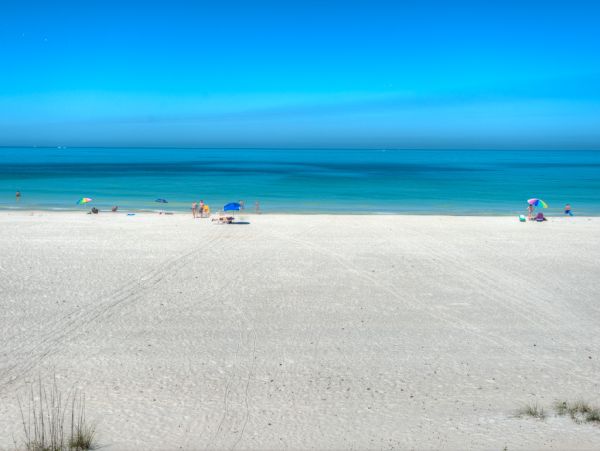 Bradenton Beach Gulf Front Vacation 2 Bedroom Condo Sleeps 4