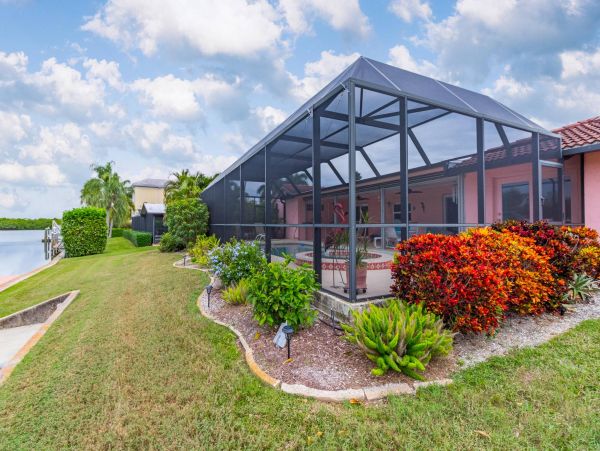 Beachside North Longboat Vacation Home Sleeps 6 Guests