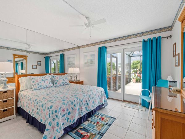 Beachside North Longboat Vacation Home Sleeps 6 Guests