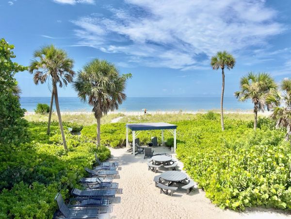 Great Value One Bedroom Vacation Rental Sleeps Four