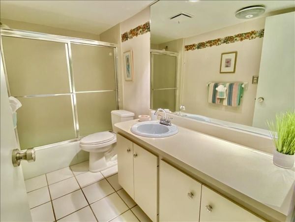 Great Value One Bedroom Vacation Rental Sleeps Four