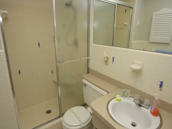 Longboat Key  Vacation Condo On Beach Sleeps Five