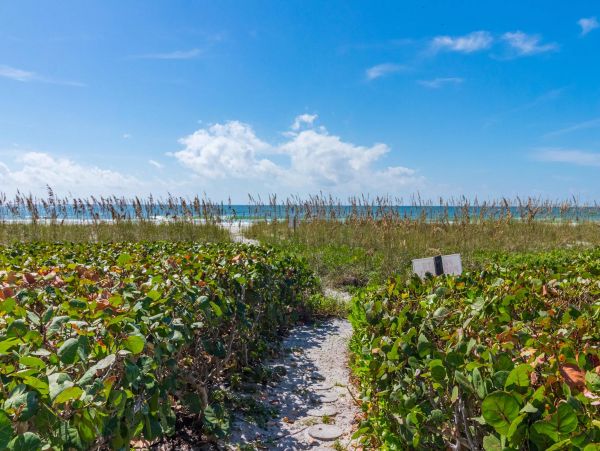 Longboat Key 2 Bedroom Beach Condo with Gulf Views