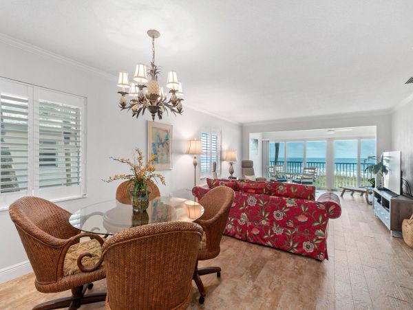Longboat Key 2 Bedroom Beach Condo with Gulf Views