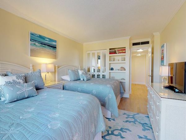 Two Bedroom Beach Rental Condo in Siesta Key Sleeps Six
