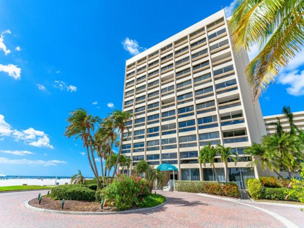 Two Bedroom Beach Rental Condo in Siesta Key Sleeps Six