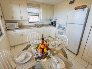 Beachfront cottage on Anna Maria 2 bedroom Beachfront cottage on Anna Maria 2 bedroom