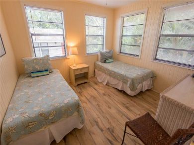 Beachfront cottage on Anna Maria 2 bedroom Beachfront cottage on Anna Maria 2 bedroom