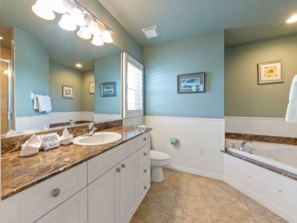 Anna Maria 4 Bedroom Pool Home Close to the Beach