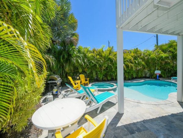Anna Maria Four Bedroom Vacation Home Private Pool