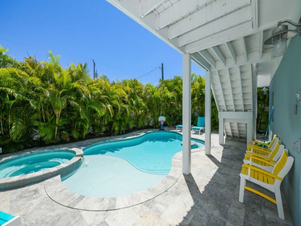 Anna Maria Four Bedroom Vacation Home Private Pool