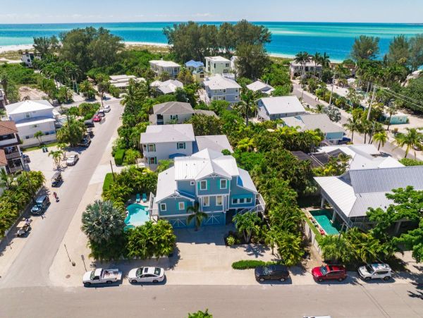 Anna Maria Four Bedroom Vacation Home Private Pool
