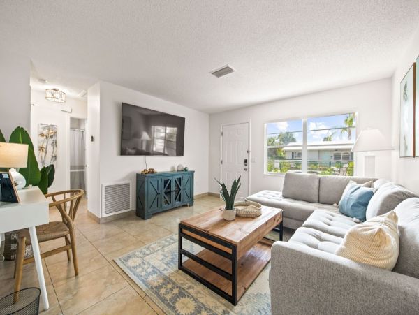 Anna Maria Rental Well Priced 2 Bedroom Condo
