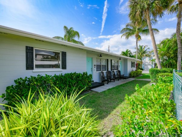 Anna Maria Rental Well Priced 2 Bedroom Condo