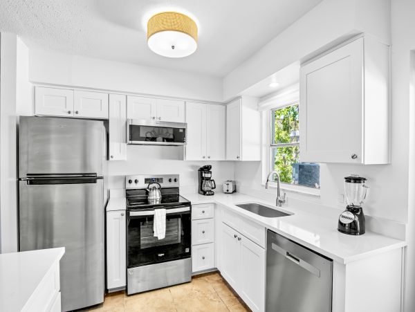 Ground Level Vacation Condo Two Bedrooms Sleeps 6 Guests