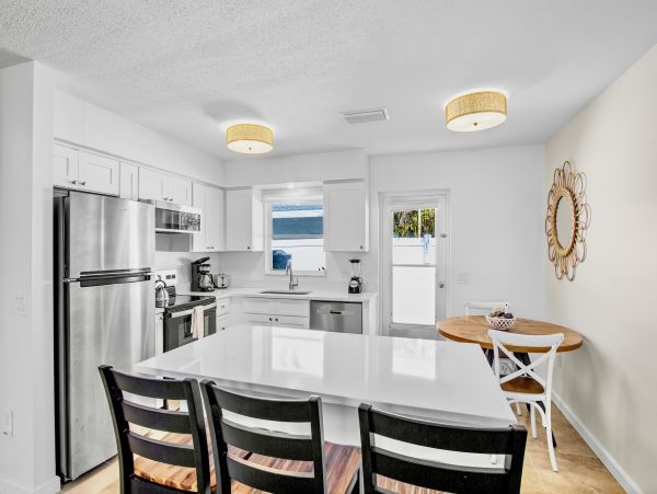 Ground Level Vacation Condo Two Bedrooms Sleeps 6 Guests