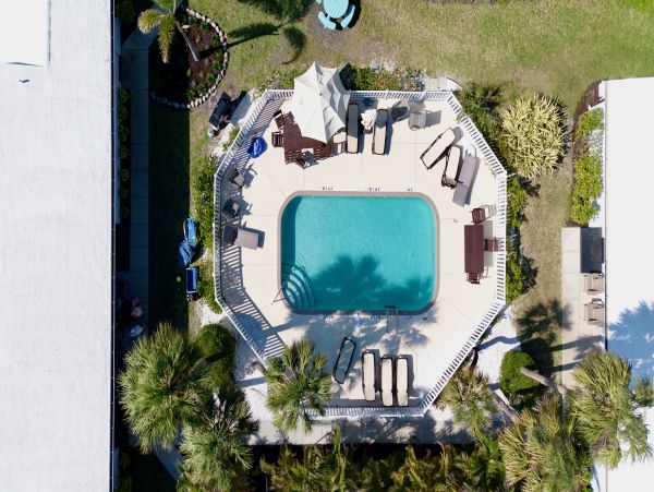 Ground Level Vacation Condo Two Bedrooms Sleeps 6 Guests