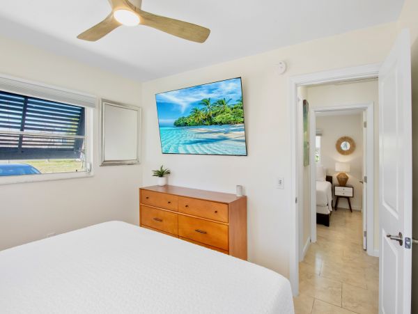 Ground Level Vacation Condo Two Bedrooms Sleeps 6 Guests