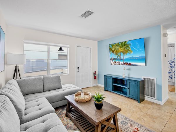 Ground Level Vacation Condo Two Bedrooms Sleeps 6 Guests