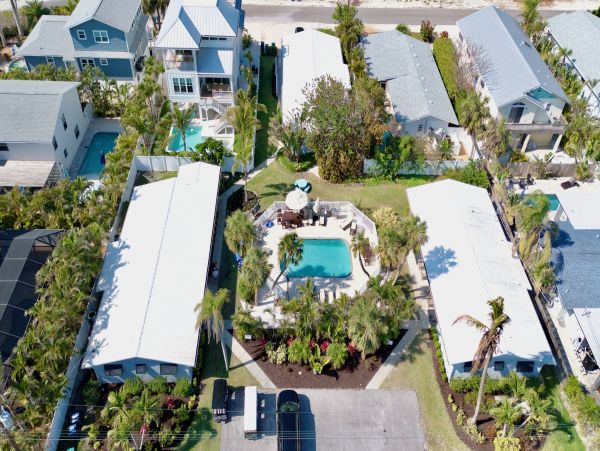 Ground Level Vacation Condo Two Bedrooms Sleeps 6 Guests