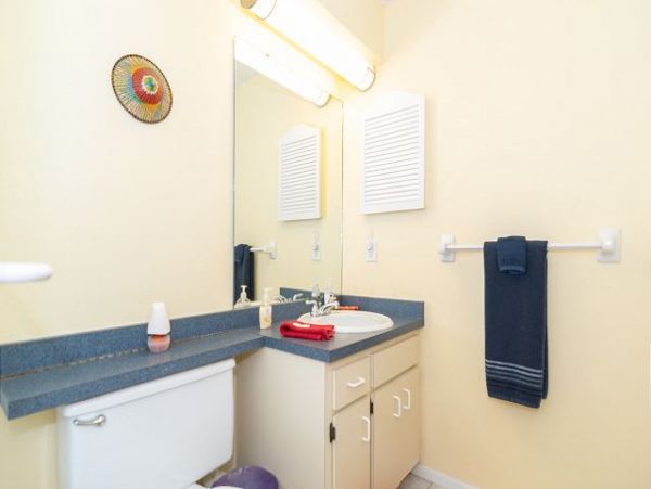 Holmes Beach Rental with Pool and Close Walk to Beach