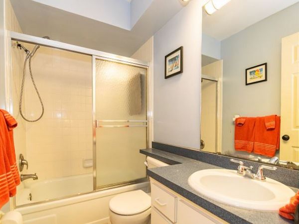 Holmes Beach Rental with Pool and Close Walk to Beach