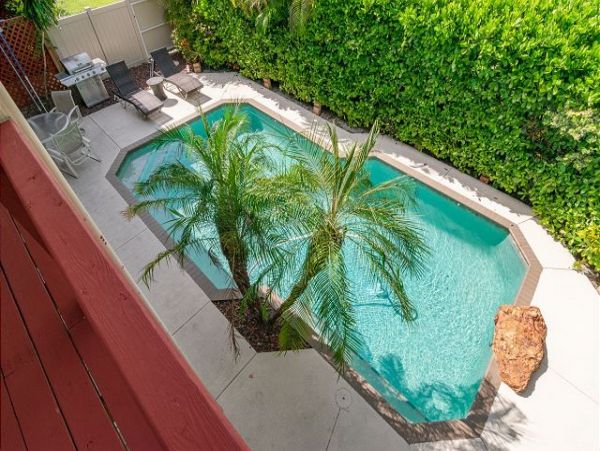 Holmes Beach Rental with Pool and Close Walk to Beach