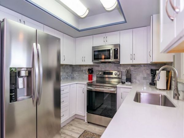 Holmes Beach Rental with Pool and Close Walk to Beach