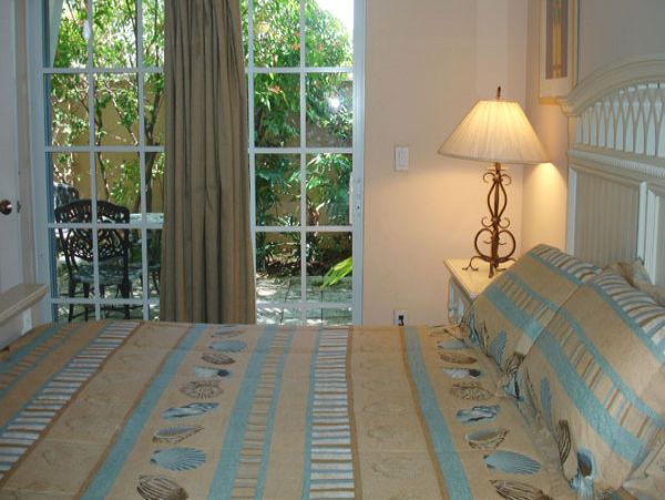 Anna Maria Beach Rental One Bedroom with Pool