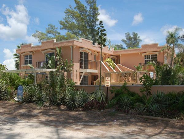 Anna Maria Beach Rental One Bedroom with Pool