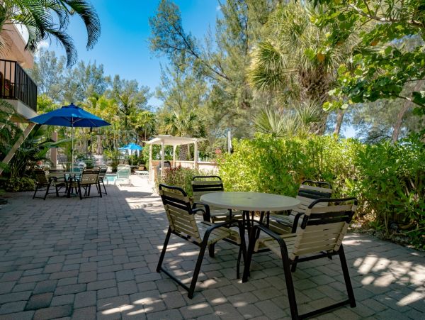 Holmes Beach Vacation Condo Sleeps 4 Guests