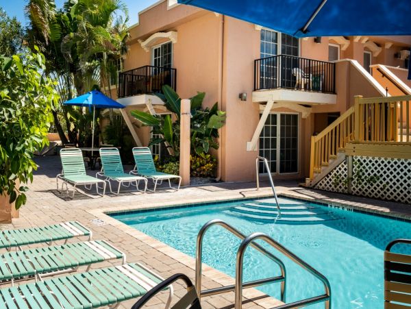 Holmes Beach Vacation Condo Sleeps 4 Guests