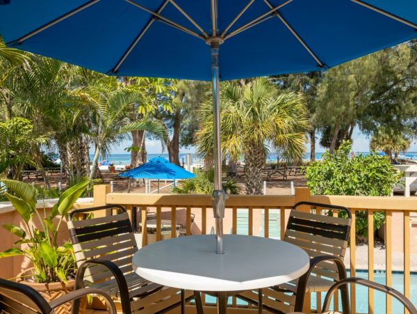 Holmes Beach Vacation Condo Sleeps 4 Guests