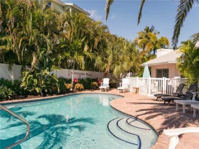 Anna Maria 2 bedroom home 100 yards from beach!