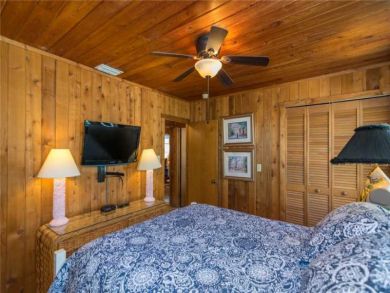 Anna Maria 2 bedroom home 100 yards from beach!