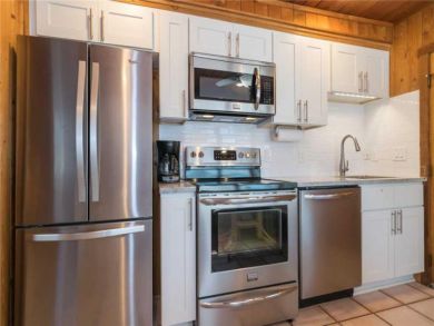 Anna Maria 2 bedroom home 100 yards from beach!