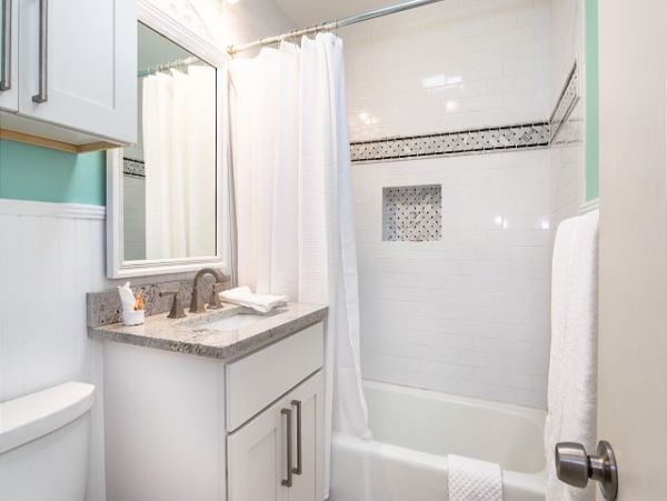 Steps to Beach One Bedroom Vacation Rental on Anna Maria