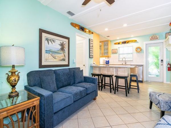 Steps to Beach One Bedroom Vacation Rental on Anna Maria
