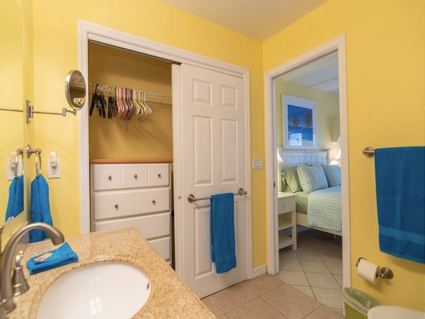 Super Anna Maria Cottage for Rent - Partial Gulf Views