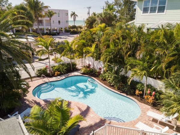 Super Anna Maria Cottage for Rent - Partial Gulf Views
