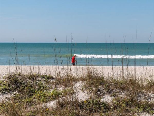 Super Anna Maria Cottage for Rent - Partial Gulf Views