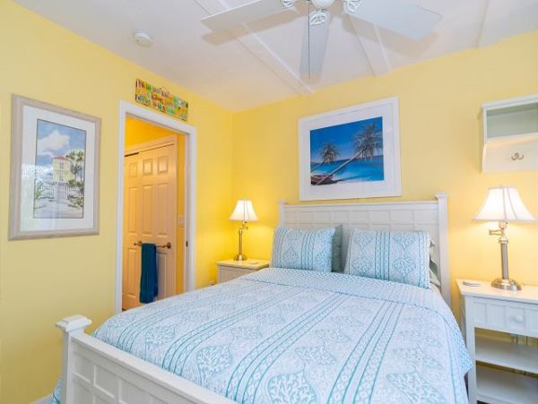Super Anna Maria Cottage for Rent - Partial Gulf Views