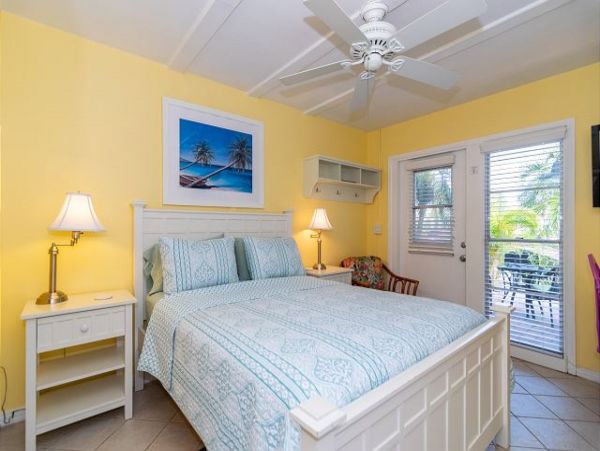 Super Anna Maria Cottage for Rent - Partial Gulf Views