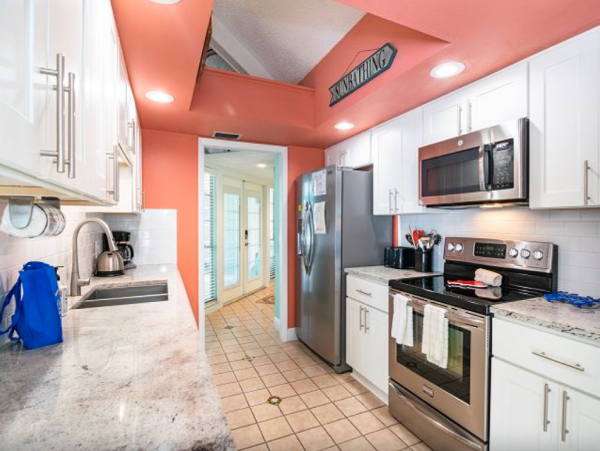 Charming Vacation Rental in Holmes Beach 2 Bedrooms Sleeps 4