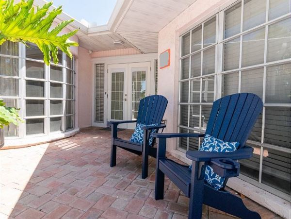 Charming Vacation Rental in Holmes Beach 2 Bedrooms Sleeps 4