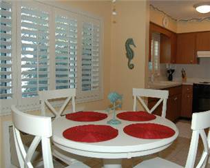 Holmes Beach 2 Bedroom Vacation Rental Pool Walk To Beach